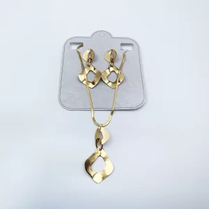 Arira stylish and exclusive pendant set with earrings