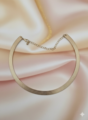 Arira Luxurious golden neck piece