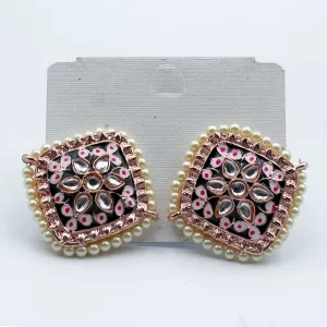 Arira traditional and elegant pearl earrings